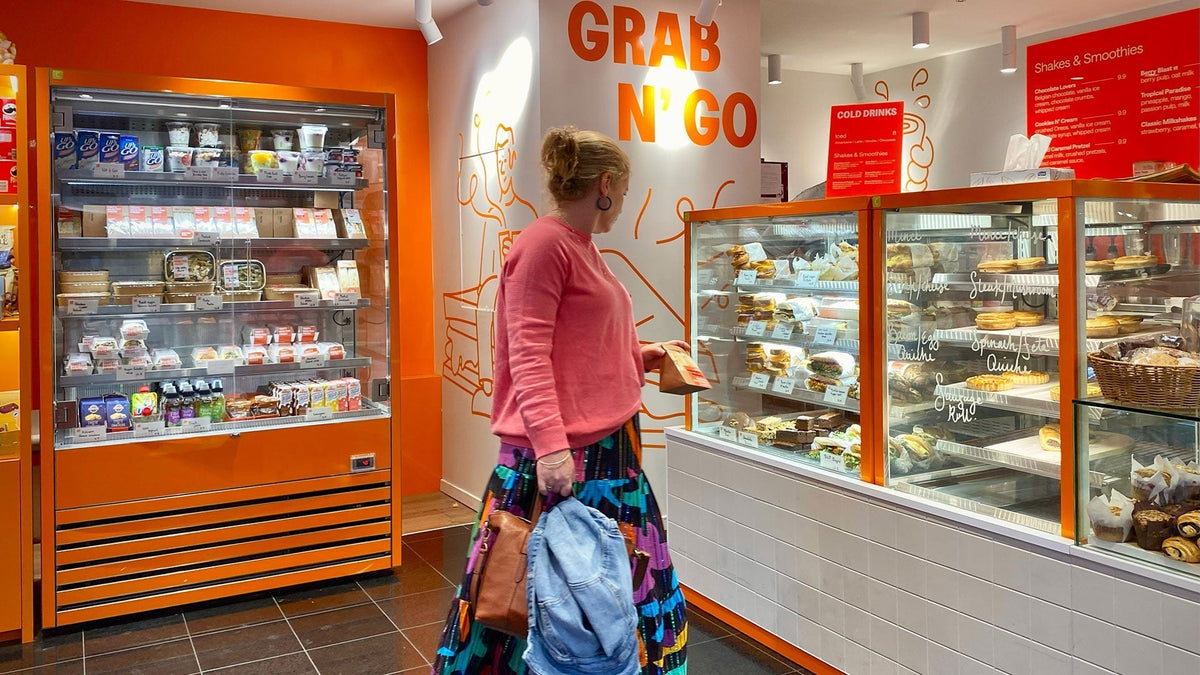 Food-to-go for busy travellers at Auckland International Airport in Cossiga hard-working NEXT GEN BTG and MULTIDECK DTG cabinets.